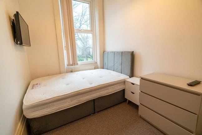 Room to Rent - Houseshare - Bills Included Main Photo