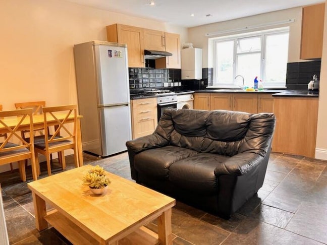 Modern Ground Floor Apartment –  Oxford Location Main Photo