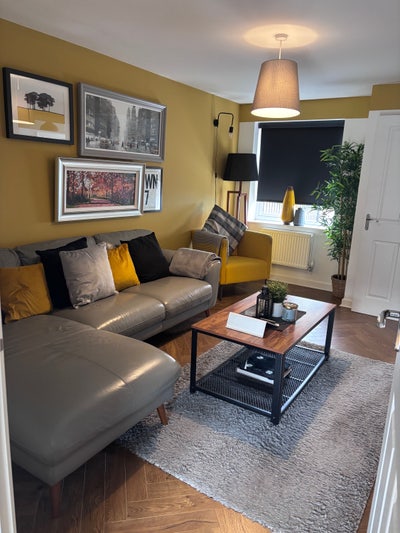 Professional tenant wanted in 2-bed house share  Main Photo