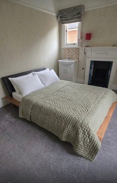 Double room in Purley Main Photo