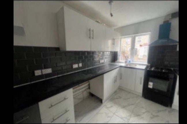 En-Suit Double Room In N15  Main Photo