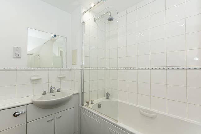 Two rooms available in a peaceful, homely flat in  Main Photo