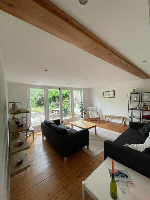 Bright spacious house in Tooting Broadway Main Photo