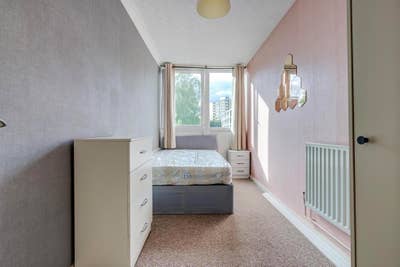 Bright Rooms in a Well-Maintained House Share – R Main Photo