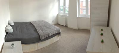 ✨ Cozy Room at Grove Hall Court 🏠 Main Photo