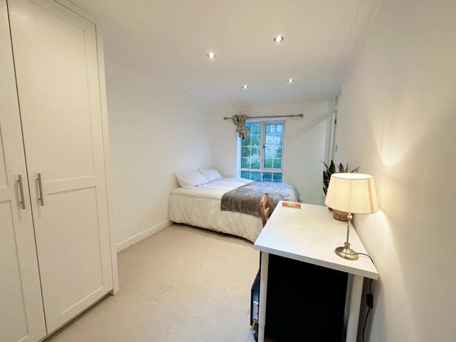 Large Bright En-Suite Room in SE16 – Perfect Home Main Photo