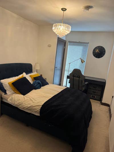 Fully furnished double bedroom, private bathroom Main Photo