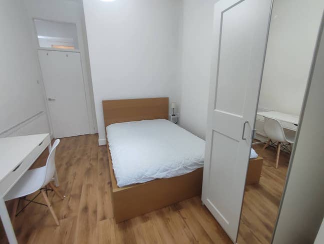 Lovely Finneston Flat Main Photo