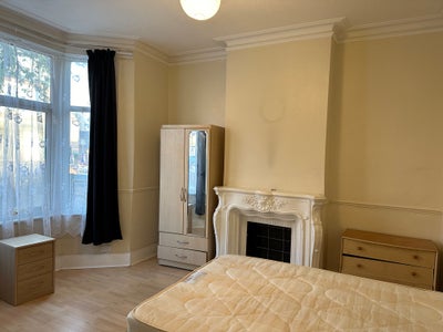 Spacious Double room inside stratford to rent  Main Photo
