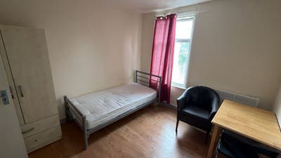DSS - Studio Flat Available in Plumstead SE18 Main Photo
