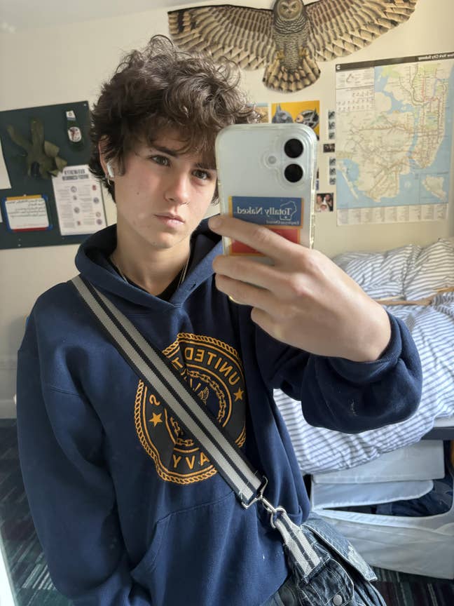 19yr old Student looking for spare room/flatmates! Main Photo
