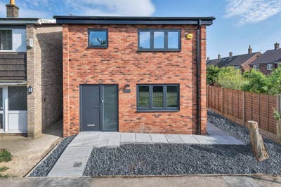 Studio Flat Kings Hedges Main Photo