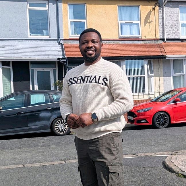 Professional Male seeks a single or double room Main Photo