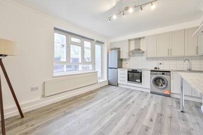 Four bed flat in peaceful Charlton location Main Photo