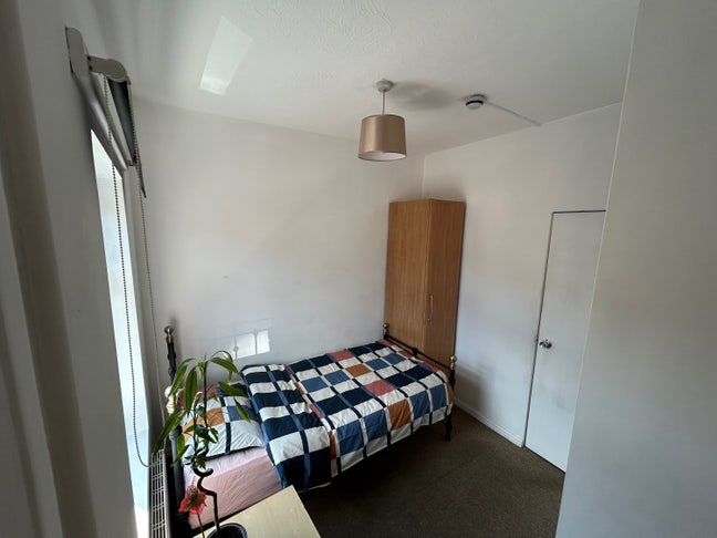 Viewing day Friday smart single room in GOOD HOUSE Main Photo
