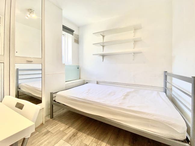 Super Central Location- Double Room-Liverpool St! Main Photo