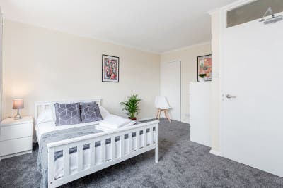 Cosy bedrooms available | Iselworth  Main Photo