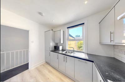 2 Bed Student Apartment, 48 Lower Bristol Road Main Photo