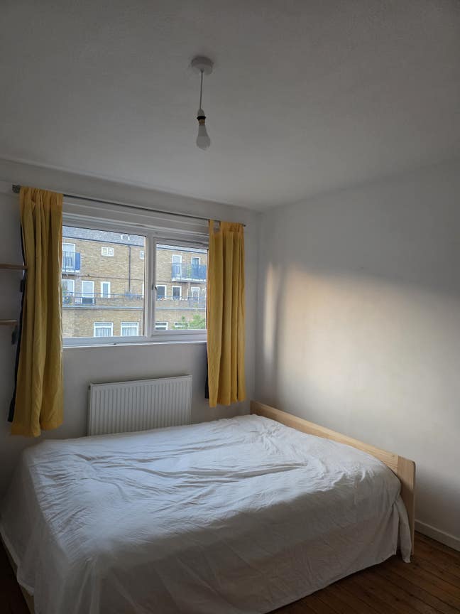 Room Available – Prime East London Location Main Photo