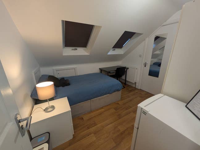 Pristine Ensuite - Available Now Main Photo