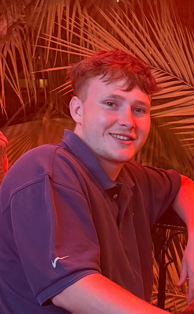 24 year old professional looking for housemates Main Photo