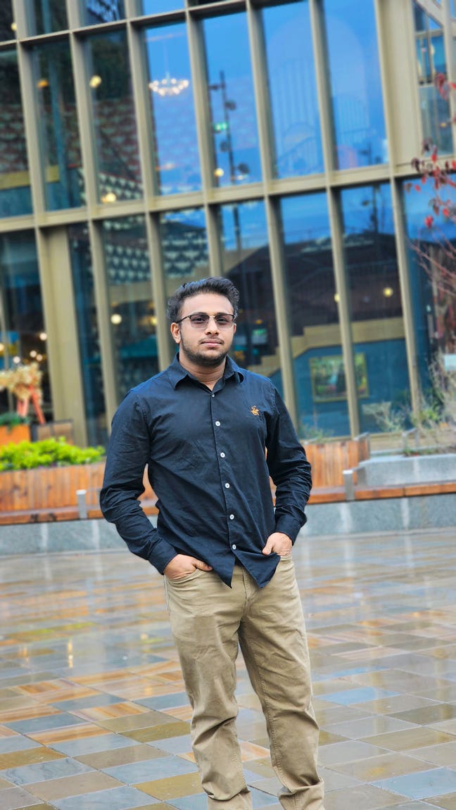 I am a professional male aged 28. I am lookin... Main Photo