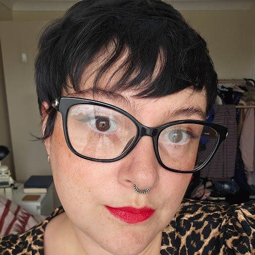 Professional Female seeks a double room Main Photo