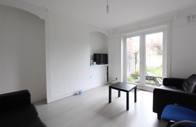 URGENT &pound;587 monthly Southampton Uni Campus Main Photo