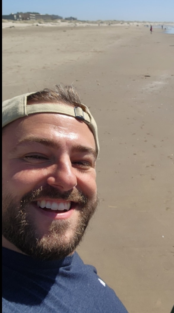 Professional Male seeking a room! Main Photo