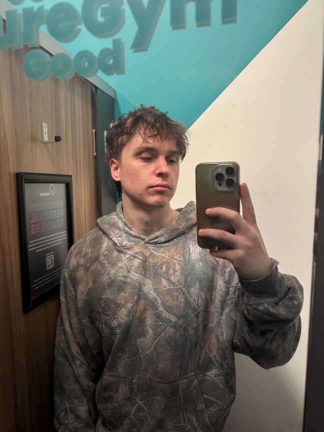looking for a double room in big briz - buddy up Main Photo