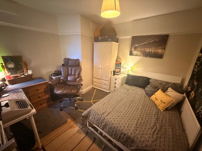 Double Room in Windsor Town Centre Main Photo