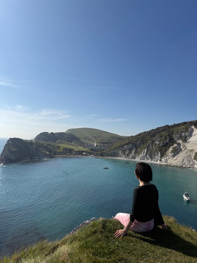 Professional Female seeks a single or double room Main Photo