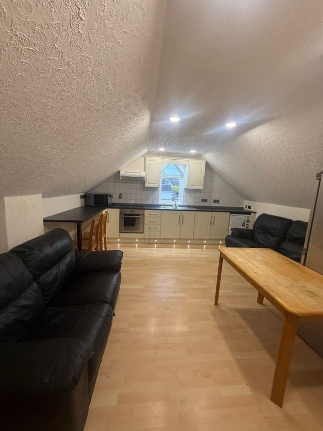 Studio for rent Main Photo