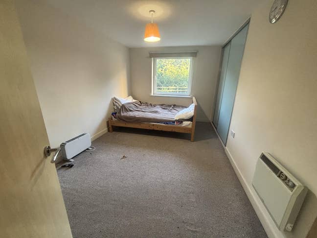 Room Available near city center n Railway station Main Photo