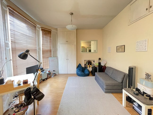 Large Studio Flat to let in Ladbroke Grove W10  Main Photo