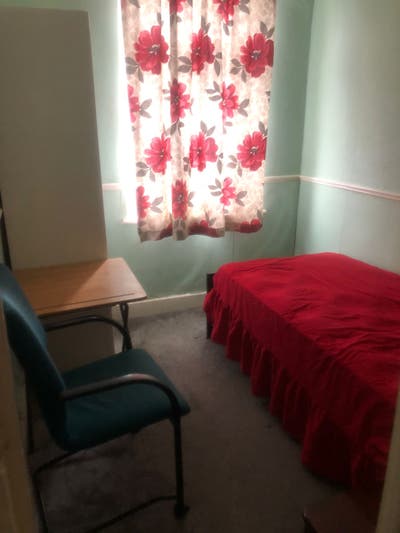 Single room available in IG11 Main Photo