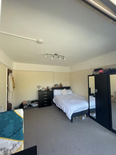 Tenancy Takeover- Available from June 1St Main Photo