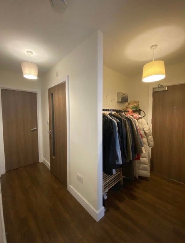 Double room in Aldgate East in friendly flat Main Photo