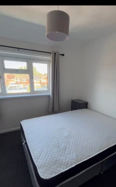 Room in shared maisonette  Main Photo