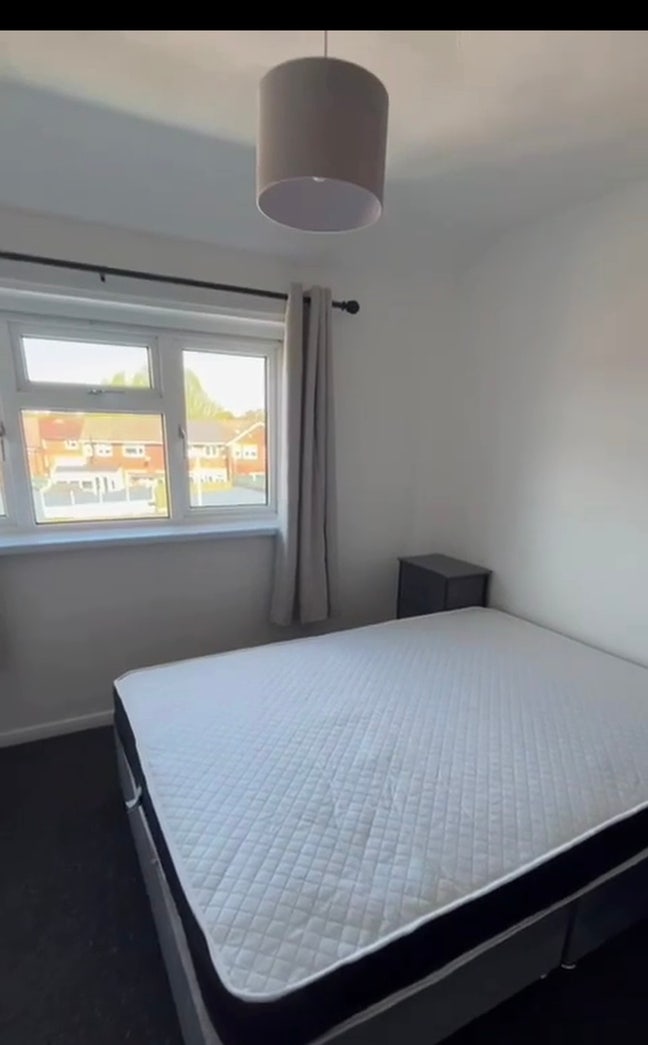 Room in shared maisonette  Main Photo