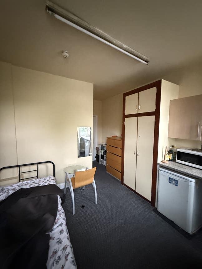 &pound;900 Rooms to rent immediately  Main Photo