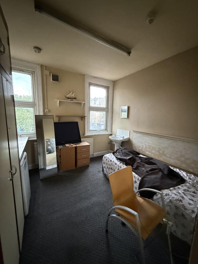 &pound;900 Rooms to rent immediately  Main Photo