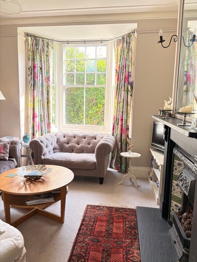 Beautiful home with 2 double rooms and 1 en suite Main Photo