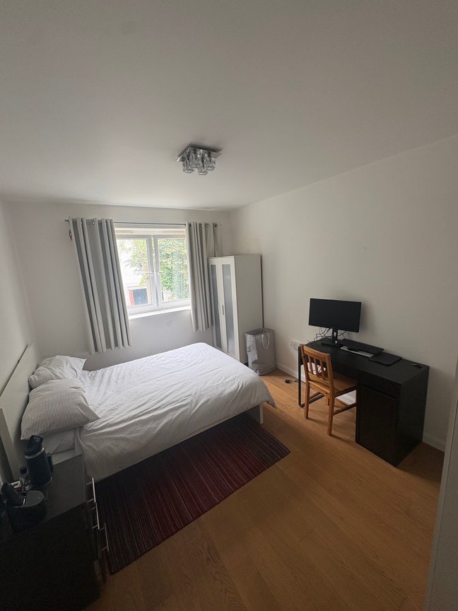 Large double room in Bermondsey  Main Photo