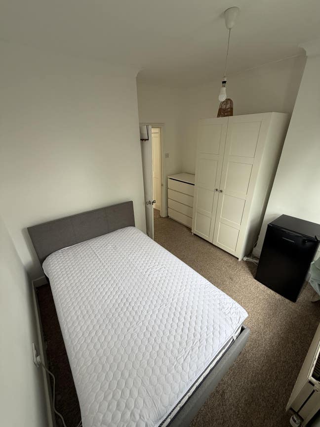 Compact Double Room for Single Occupancy-nw10 Main Photo