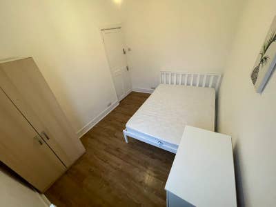 All Bills Included-Spacious-Furnished-Near Station Main Photo