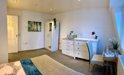 Extra Large En-Suite in Prince Regent/Custom House Main Photo