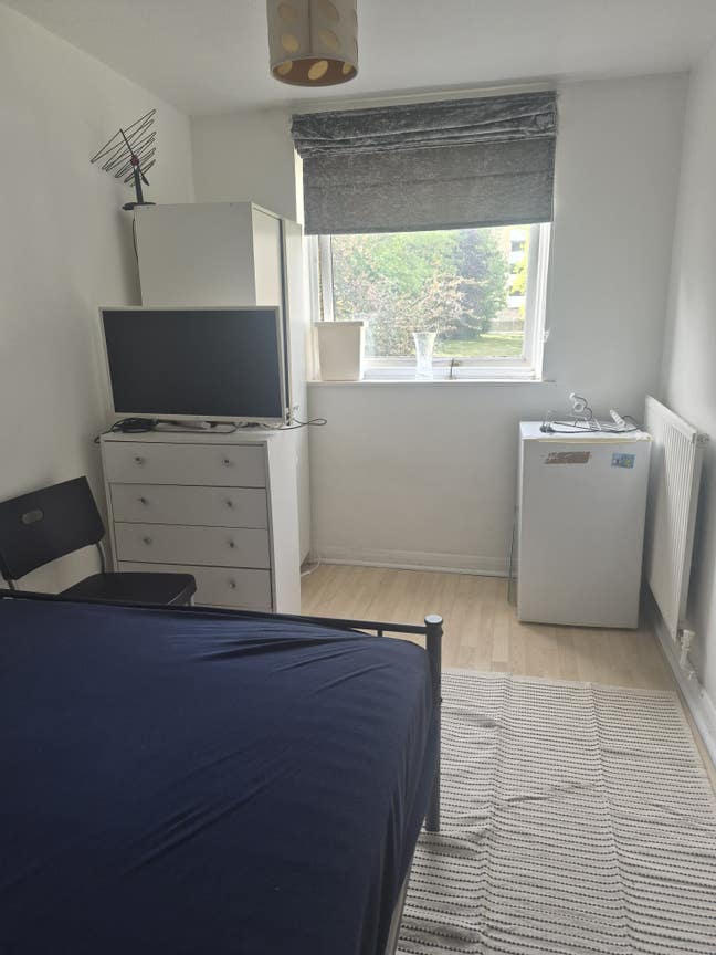 Single Furnished room Main Photo