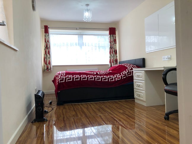 En-suite double large bedroom professionals Main Photo