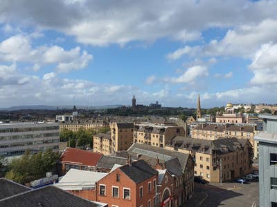 Spacious modern flat in Finnieston  Main Photo